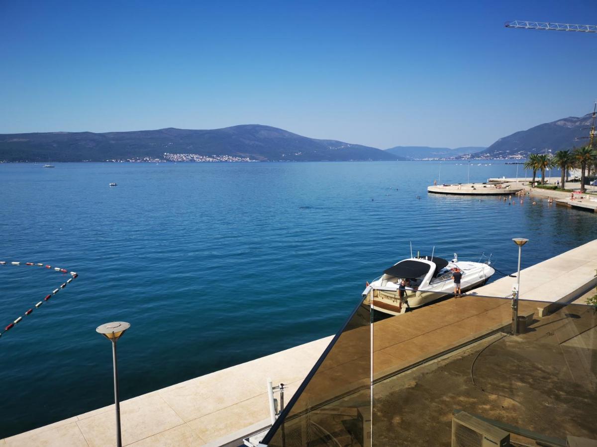 Seafront Apartments Тиват Экстерьер фото